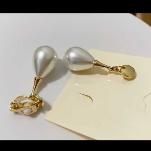 NEW Clip On Pearl Teardrop Earrings - Picture 4 of 9